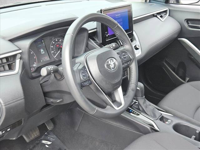 Used 2025 Toyota Corolla Cross LE FWD image 10
