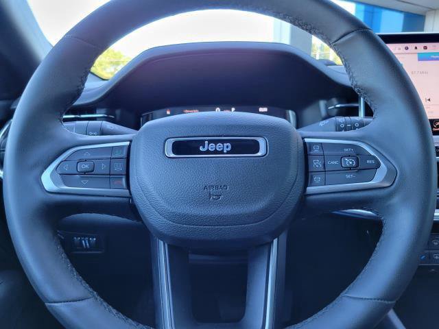 Used 2023 Jeep Compass High Altitude AWD/4WD image 16