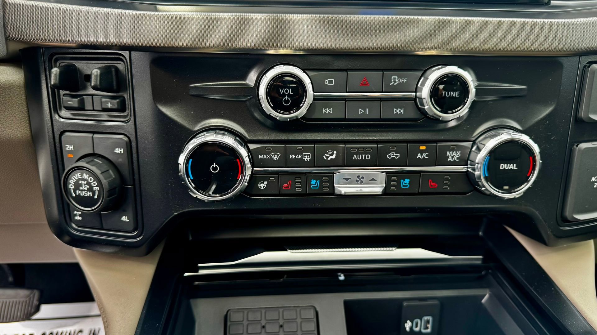 New 2026 Ford F350 Platinum w/ Platinum Plus Package image 56