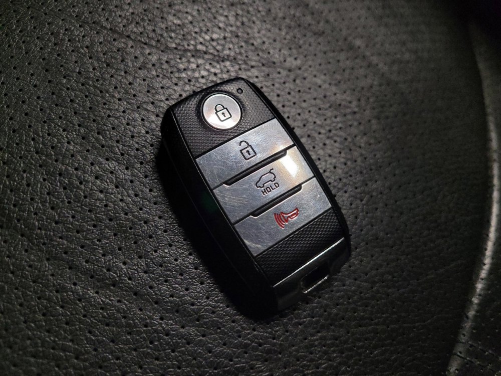 Used 2015 Kia Sorento SX image 32