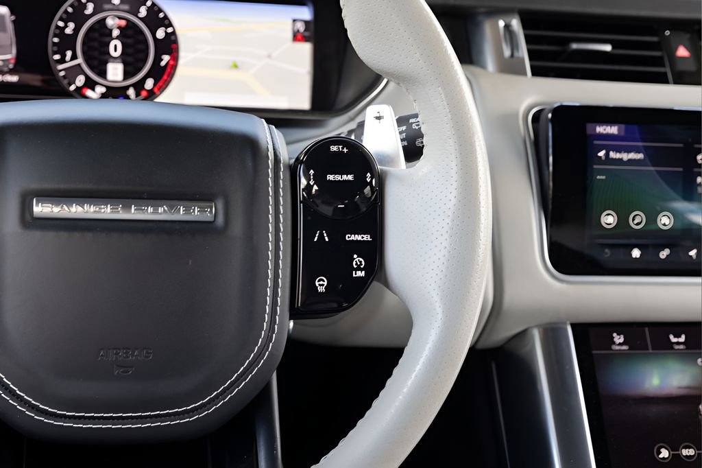 Used 2020 Land Rover Range Rover Sport SVR image 34