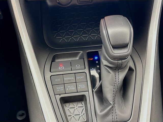 Used 2025 Toyota RAV4 LE image 16