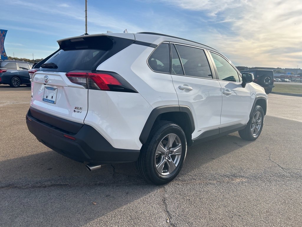 Used 2025 Toyota RAV4 XLE image 5
