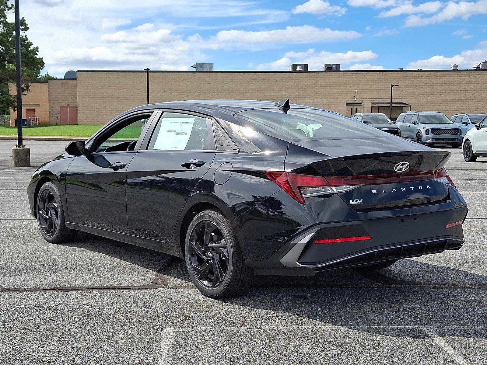 New 2026 Hyundai Elantra SEL Sport FWD image 4