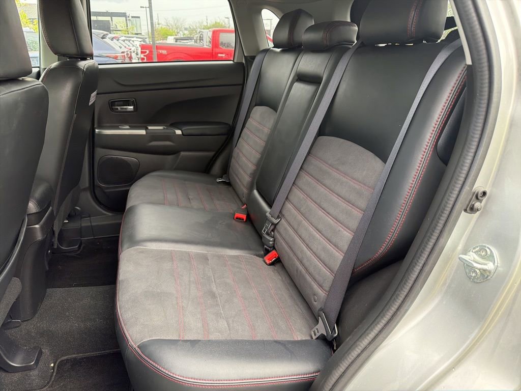 Used 2018 Mitsubishi Outlander Sport SE AWD/4WD image 9