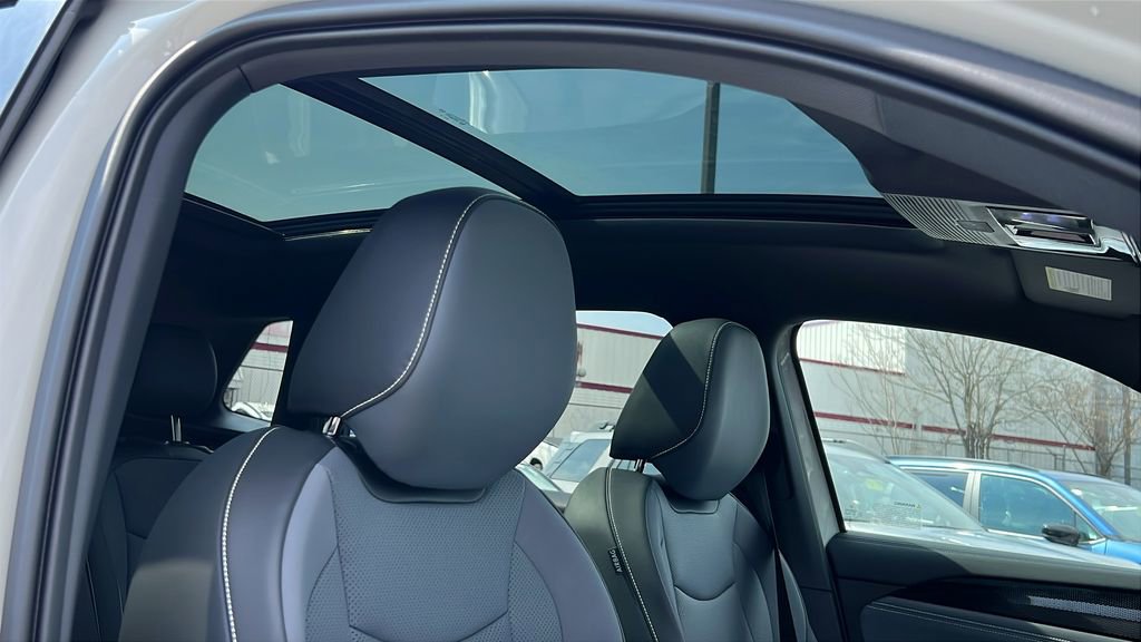 New 2026 Volkswagen Tiguan SE R-Line image 11