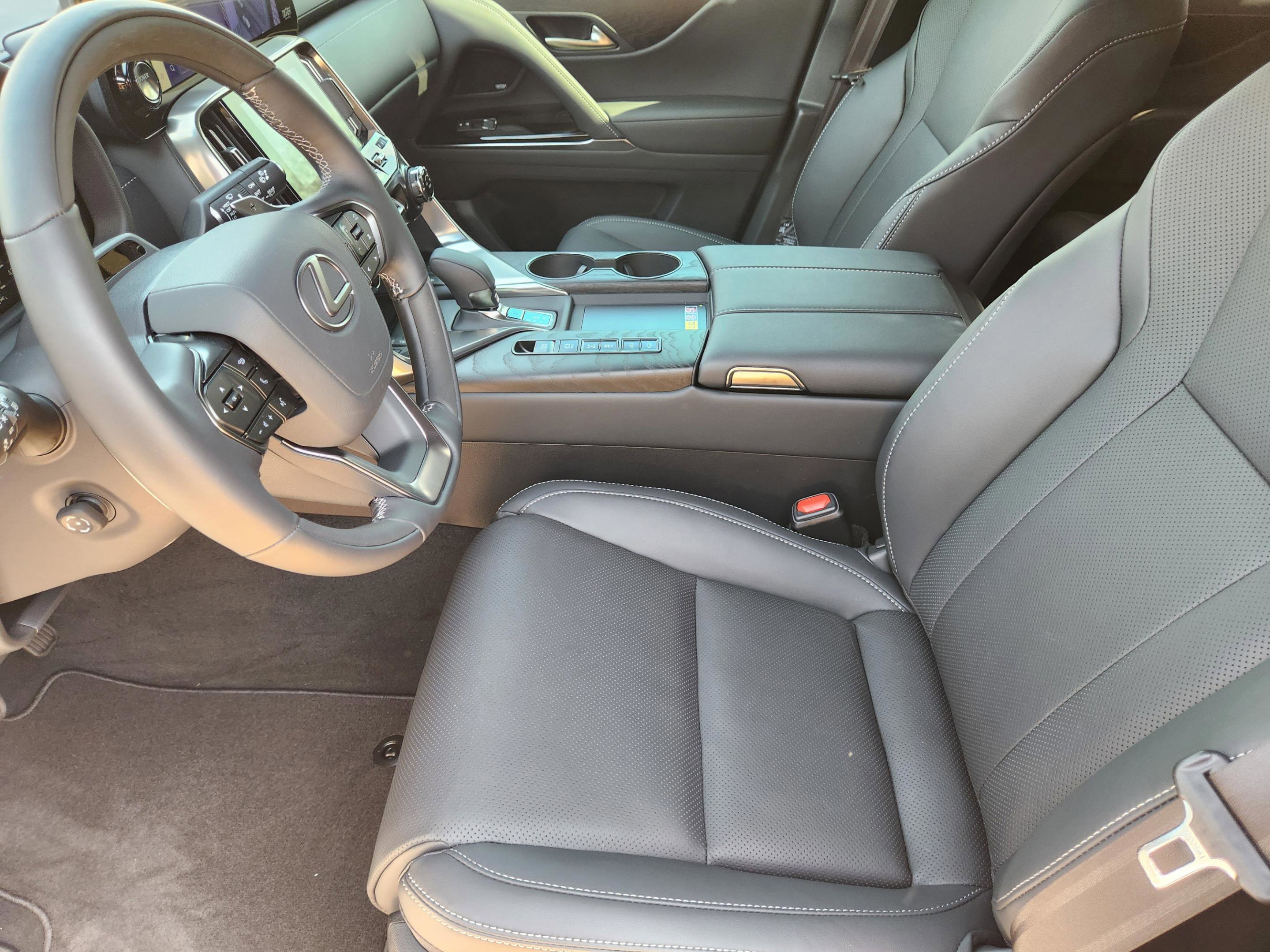 New 2026 Lexus LX 700h Luxury AWD/4WD image 9