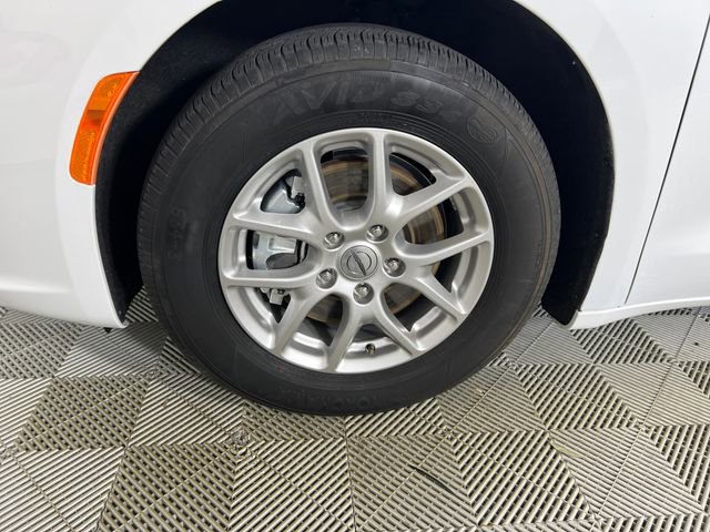 Used 2024 Chrysler Pacifica Touring-L image 27