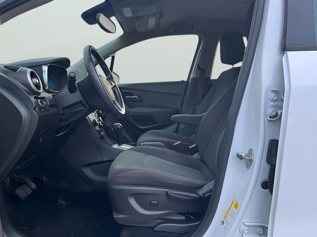 Used 2016 Chevrolet Trax LS image 17