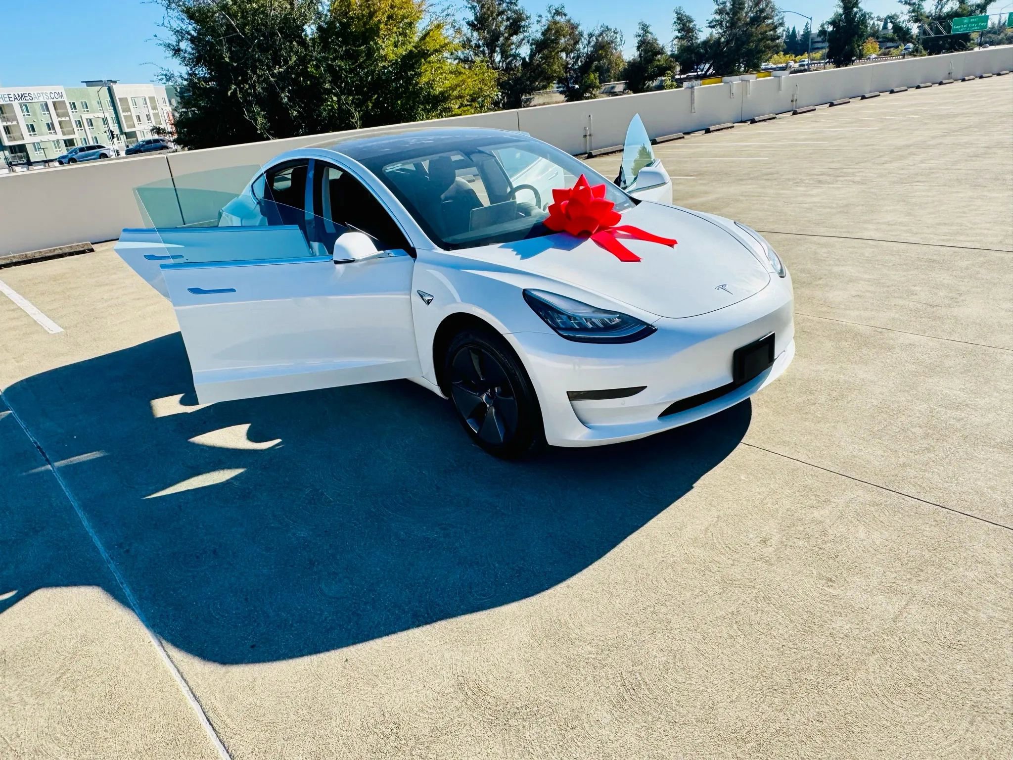 Used 2020 Tesla Model 3 image 33