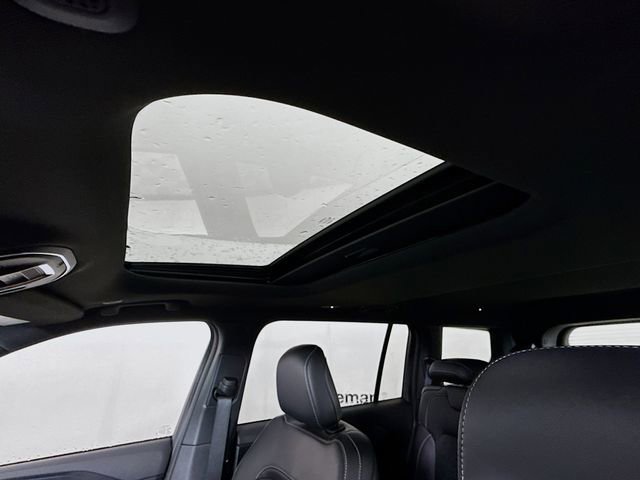 Used 2025 Jeep Grand Cherokee L Altitude image 21