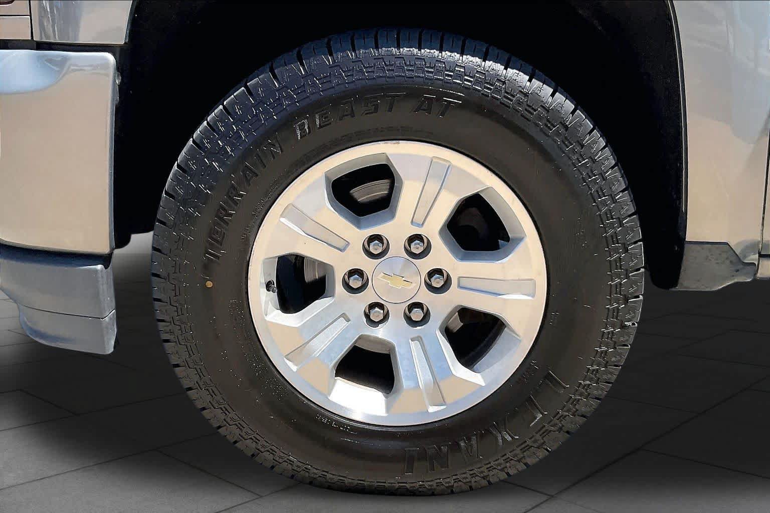 Used 2017 Chevrolet Silverado 1500 LT w/ All Star Edition AWD/4WD image 11