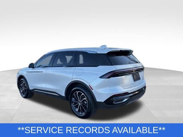 Certified 2025 Lincoln Nautilus Premier image 3