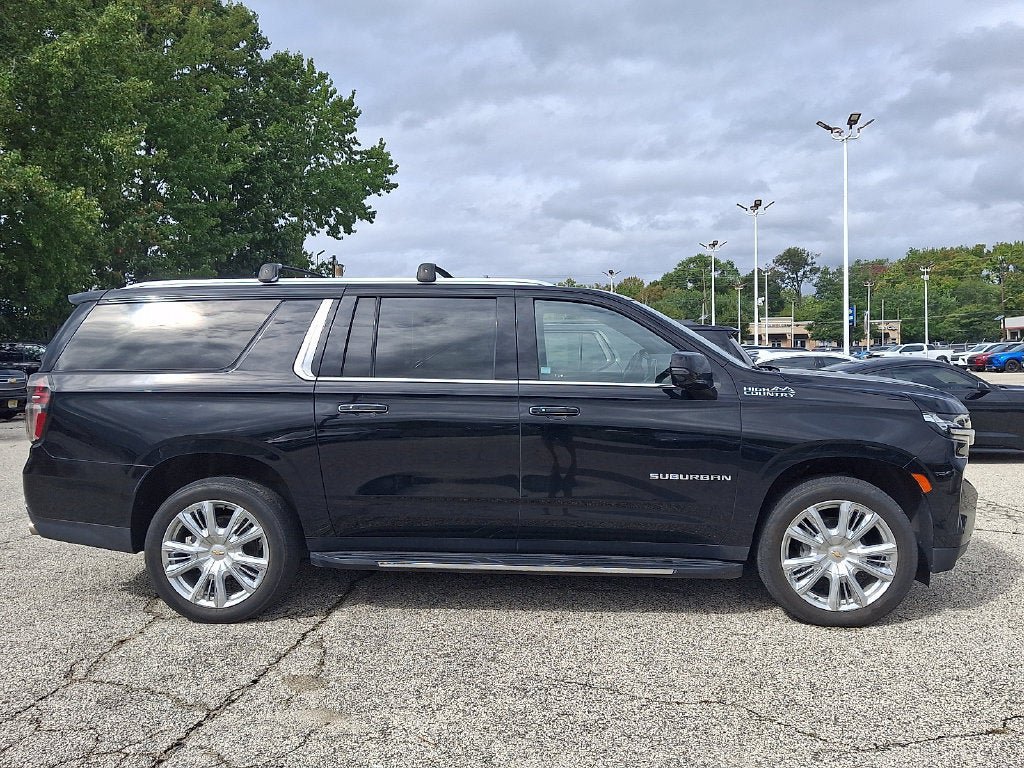 Certified 2023 Chevrolet Suburban High Country AWD/4WD image 9