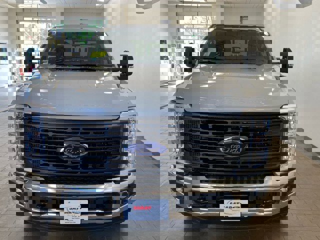 New 2025 Ford F250 XL w/ XL Off-Road Package image 3