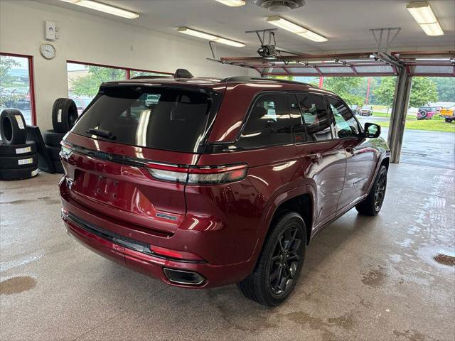 Certified 2023 Jeep Grand Cherokee 30th Anniversary AWD/4WD image 43