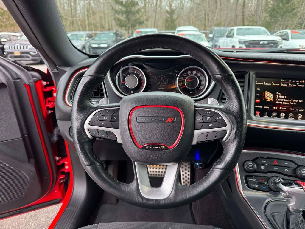 Used 2016 Dodge Challenger R/T Scat Pack w/ Leather Interior Group RWD image 16