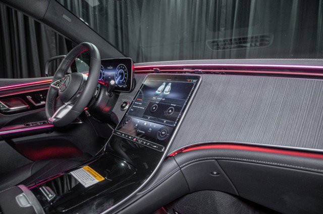 Used 2025 Mercedes-Benz EQE 350+ SUV image 16