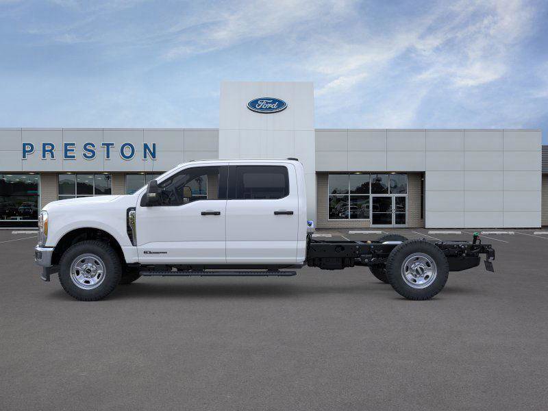 New 2025 Ford F350 XL w/ XL Chrome Package image 9