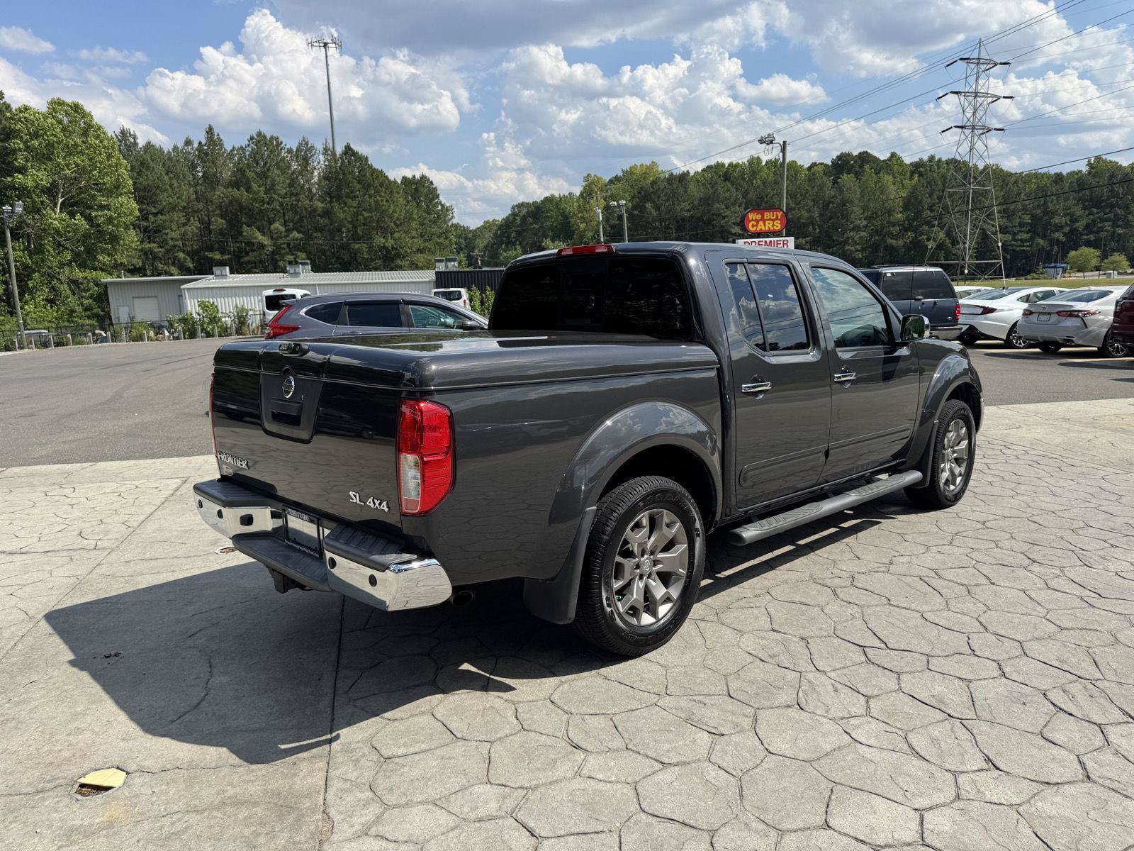 Used 2015 Nissan Frontier SL AWD/4WD image 12