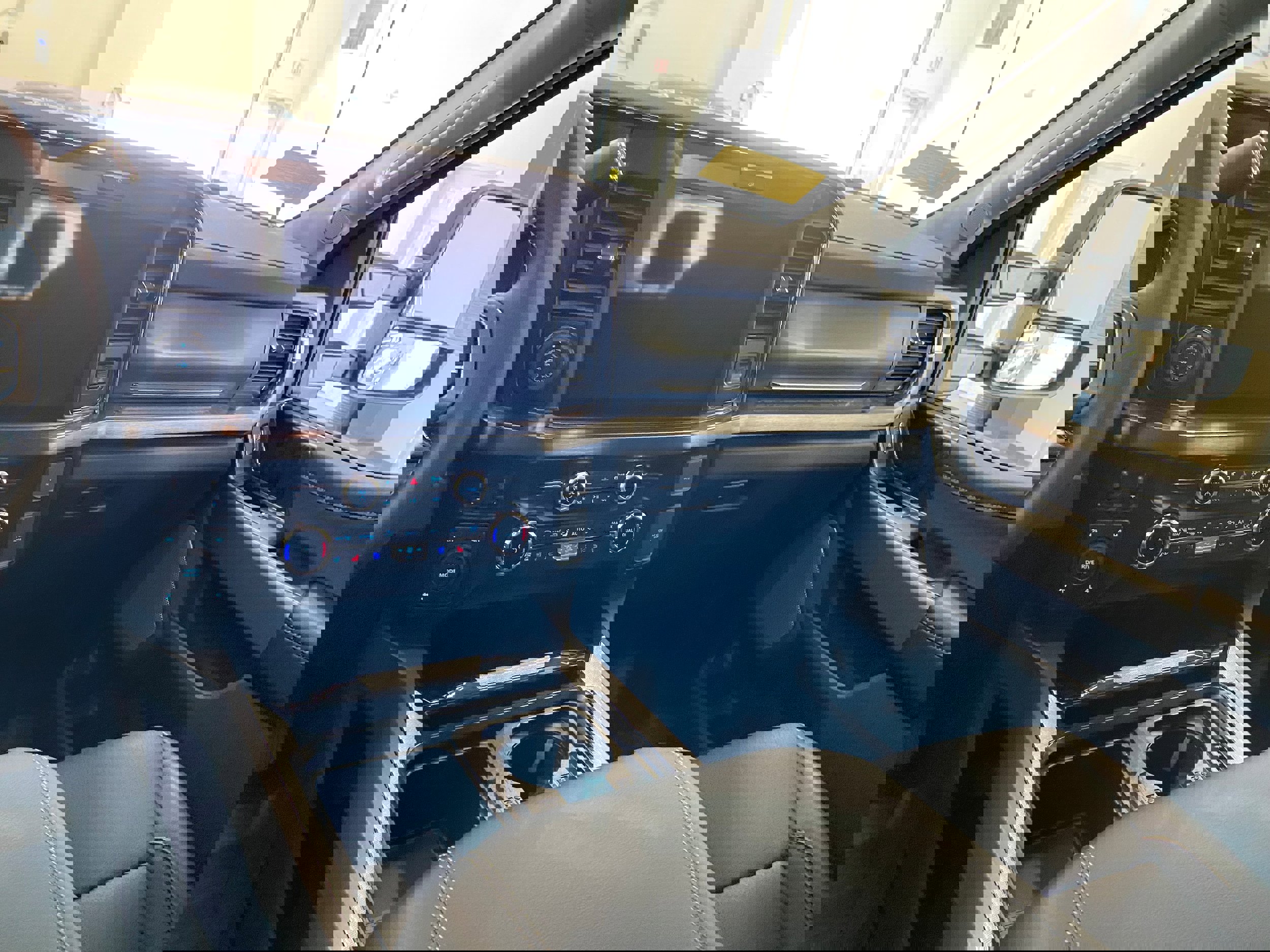 New 2025 Ford F350 Lariat w/ Lariat Ultimate Package image 12