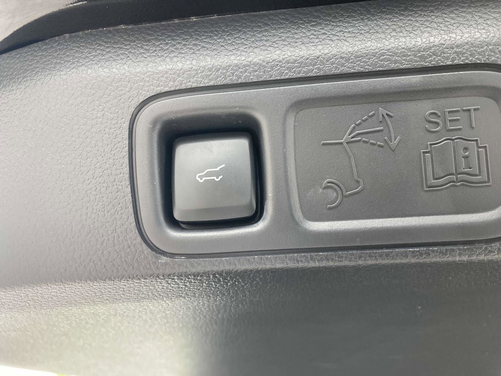 Used 2024 Lincoln Navigator L Reserve AWD/4WD image 16