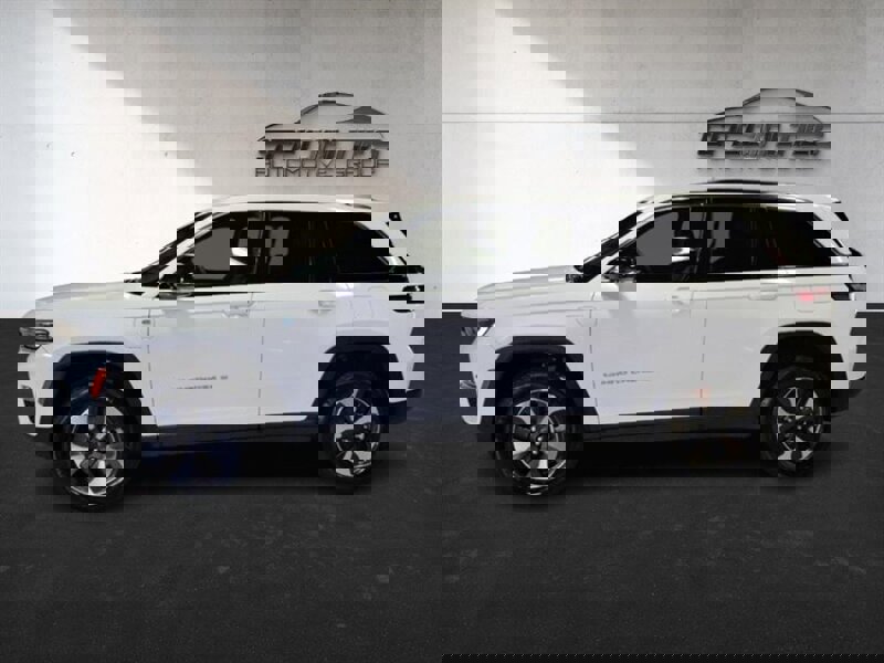Used 2024 Jeep Grand Cherokee Limited 4xe image 7