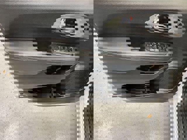 Used 2026 Chrysler Pacifica Select image 21