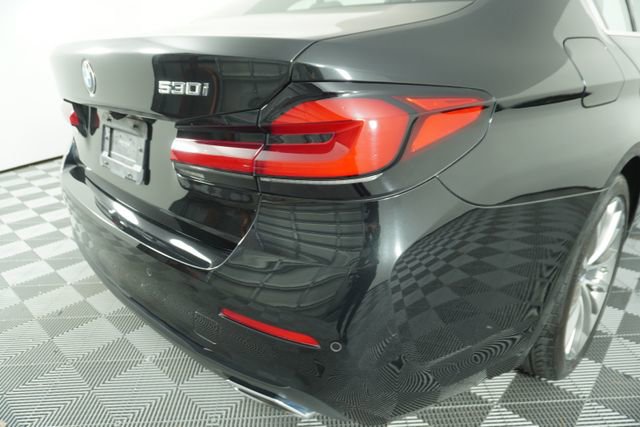 Used 2021 BMW 530i w/ Premium Package image 13