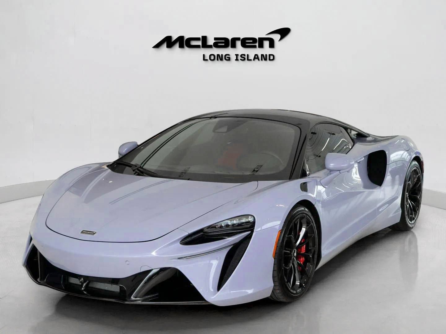 Used 2023 McLaren Artura RWD image 39