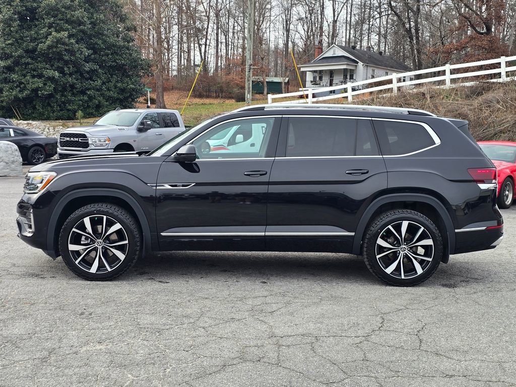 Used 2024 Volkswagen Atlas SEL Premium R-Line image 17