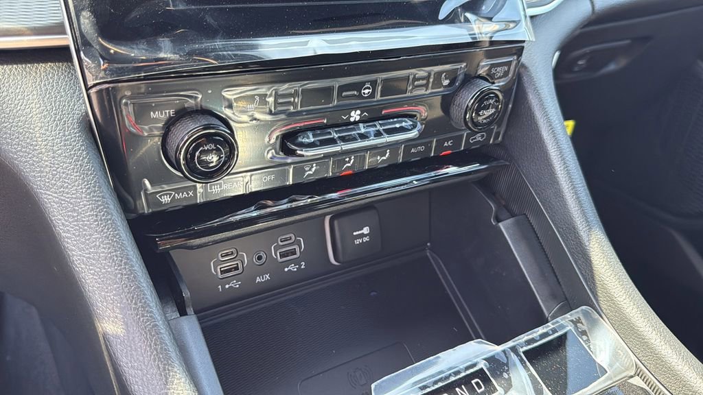 New 2025 Jeep Grand Cherokee Altitude image 29
