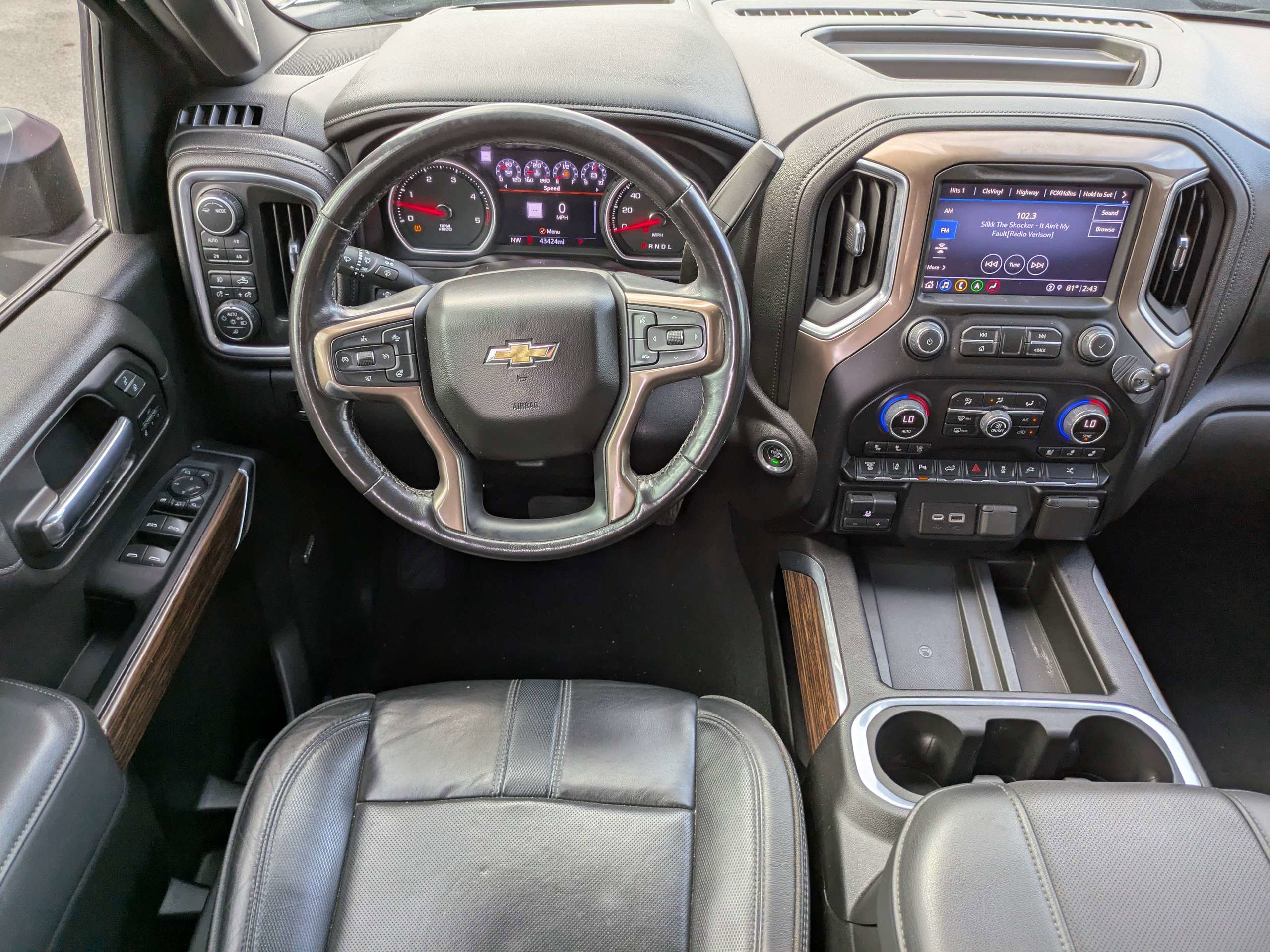 Used 2023 Chevrolet Silverado 3500 High Country AWD/4WD image 16
