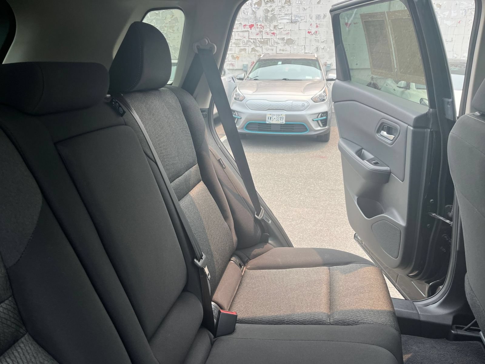 Used 2025 Nissan Rogue SV AWD/4WD image 39
