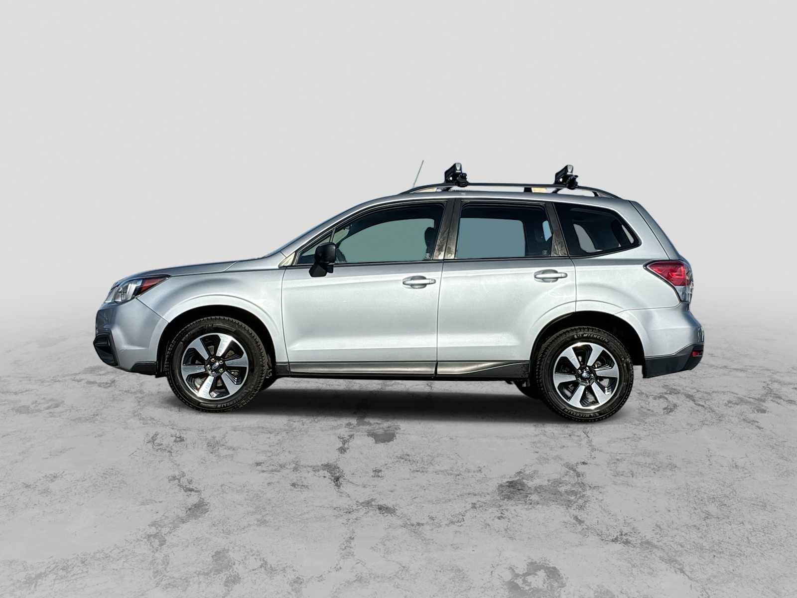 Used 2017 Subaru Forester 2.5i w/ Alloy Wheel Package image 5