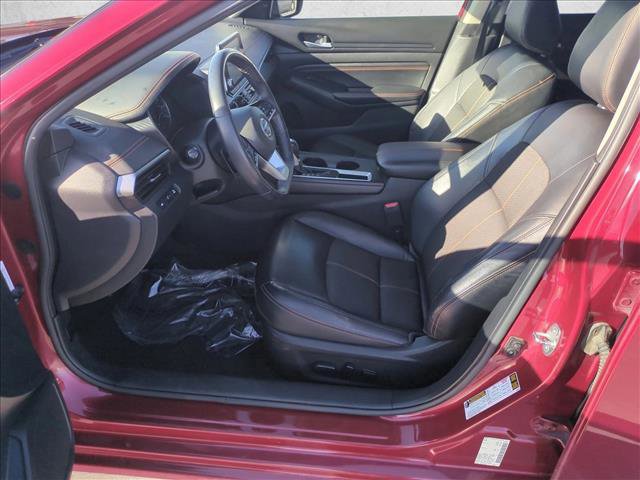 Used 2021 Nissan Altima 2.5 SR w/ SR Premium Package image 16