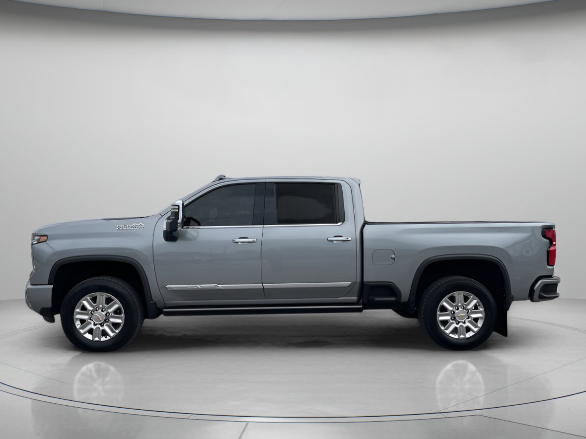 Used 2024 Chevrolet Silverado 2500 High Country w/ High Country Premium Package AWD/4WD image 5