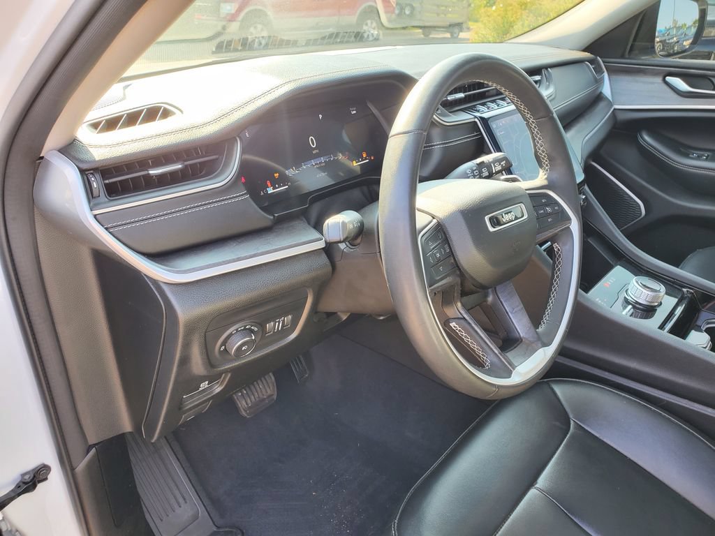 Used 2023 Jeep Grand Cherokee L Limited AWD/4WD image 21