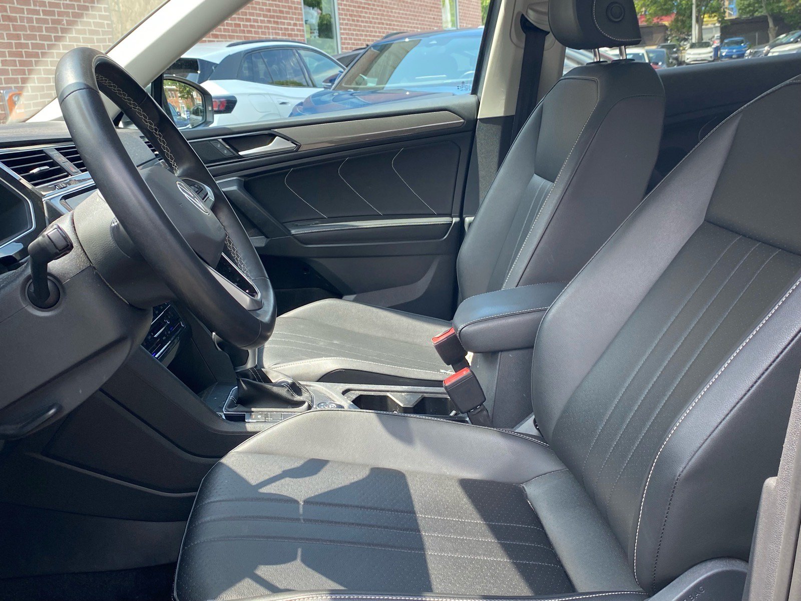 Certified 2023 Volkswagen Tiguan SE w/ Panoramic Sunroof Package AWD/4WD image 7