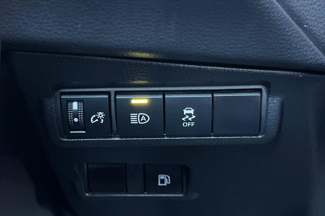 Certified 2025 Toyota Corolla Cross AWD Hybrid image 30