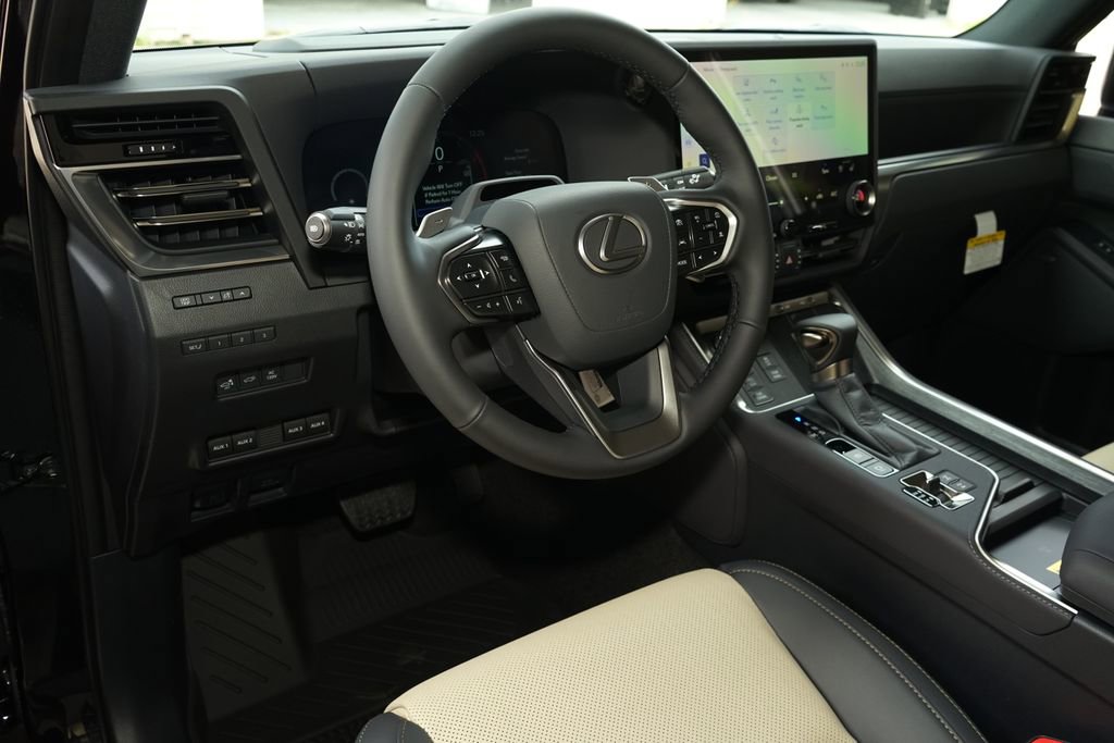 Used 2026 Lexus GX 550 w/ Accessory Package (32) image 2