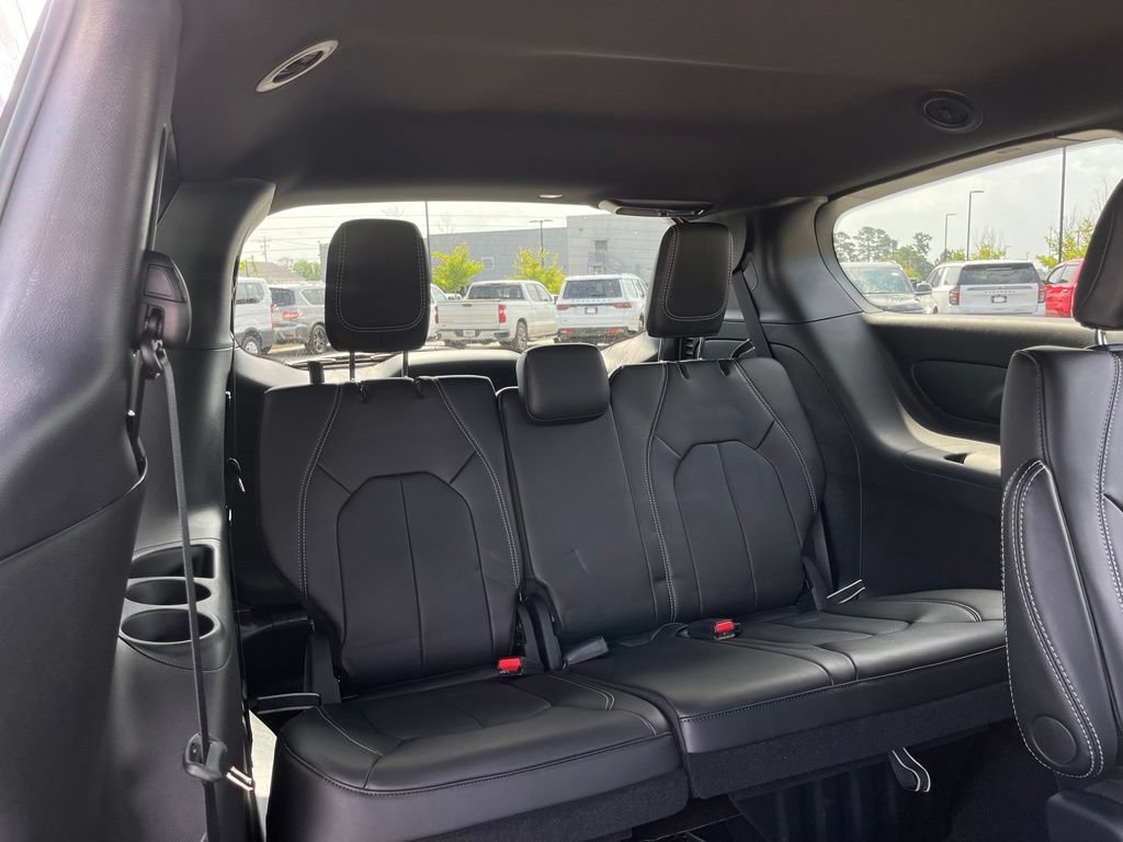New 2027 Chrysler Pacifica LX FWD image 40