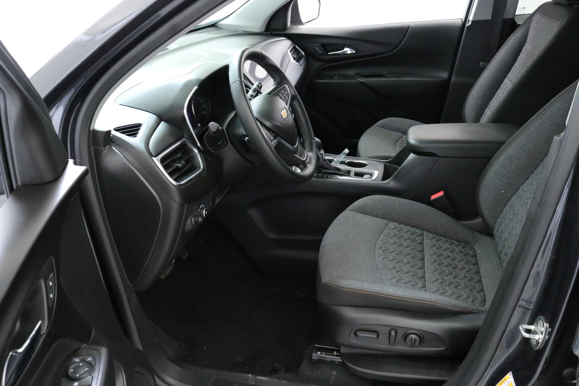 Used 2023 Chevrolet Equinox LT image 23