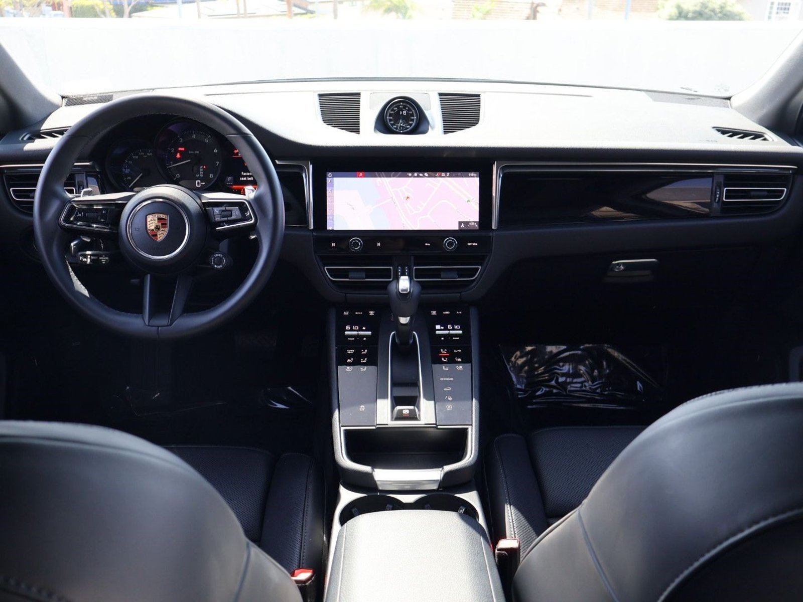 Certified 2026 Porsche Macan AWD/4WD image 21