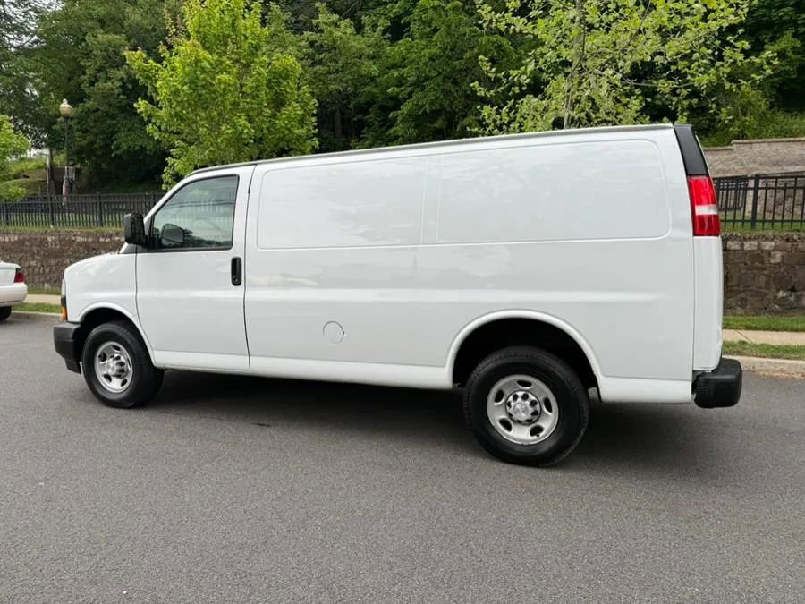 Used 2018 Chevrolet Express 2500 image 4