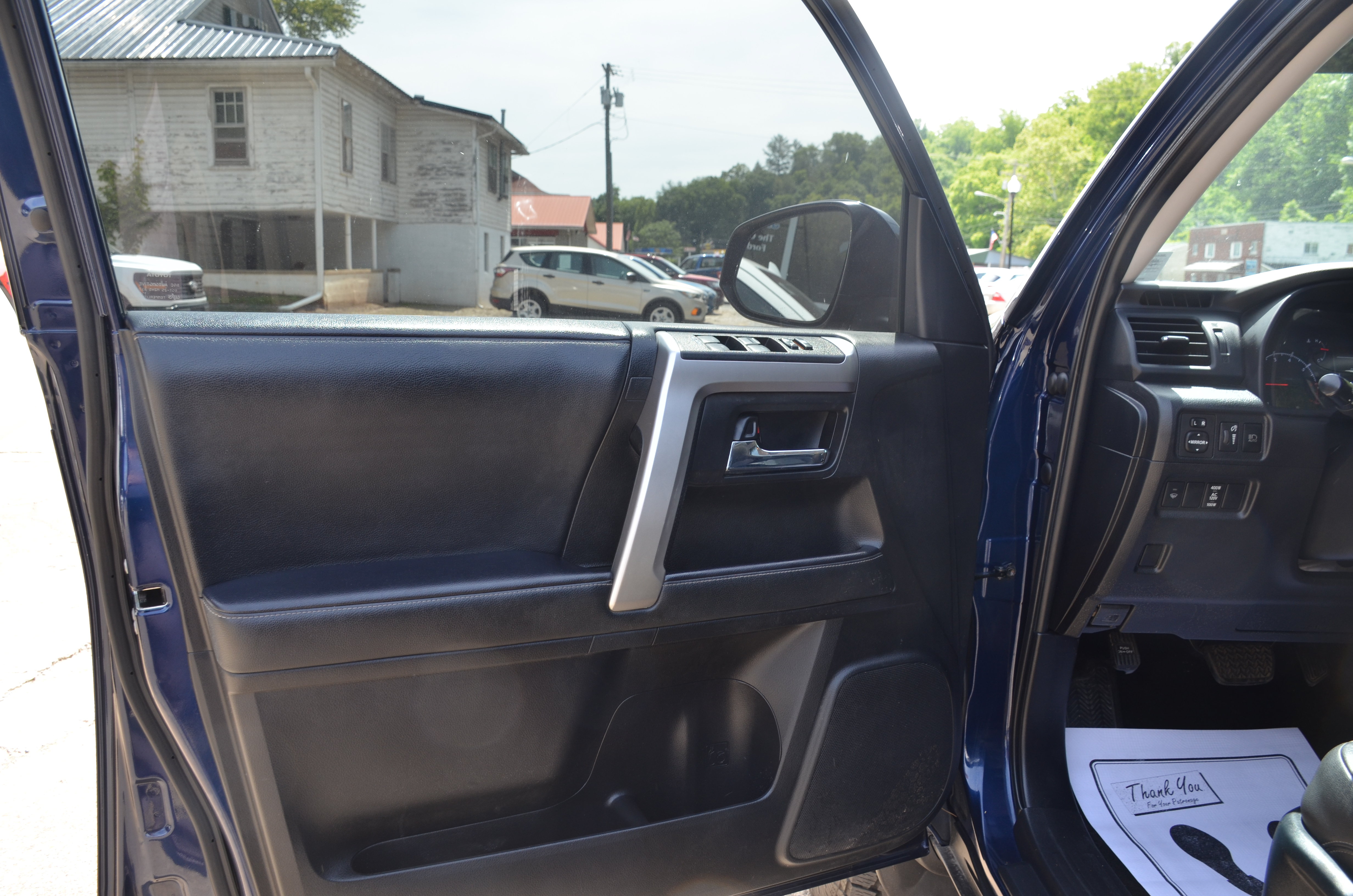 Used 2021 Toyota 4Runner SR5 Premium w/ Moonroof Package AWD/4WD image 28