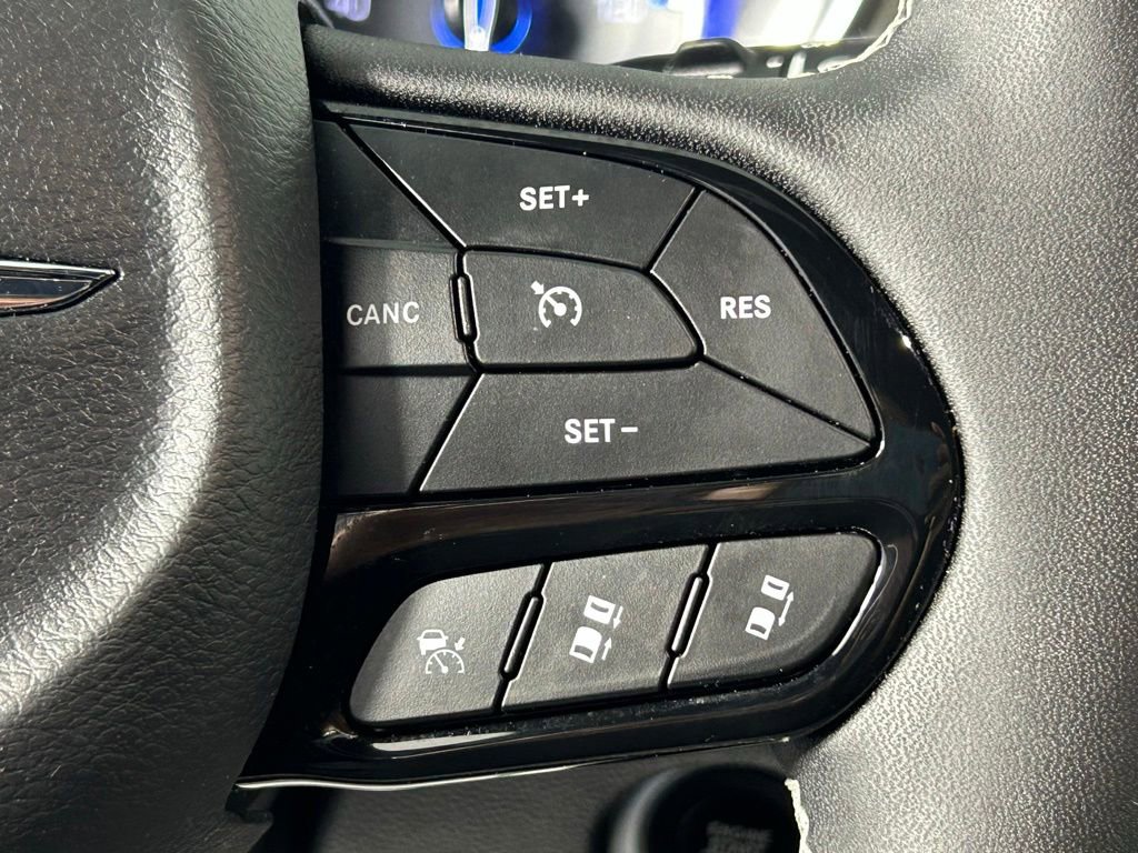 Used 2024 Chrysler Pacifica Limited w/ S Appearance Package FWD image 28