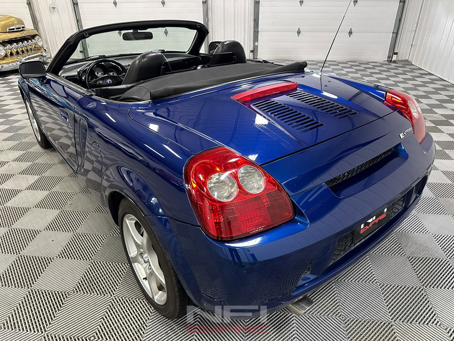 Used 2003 Toyota MR2 image 18