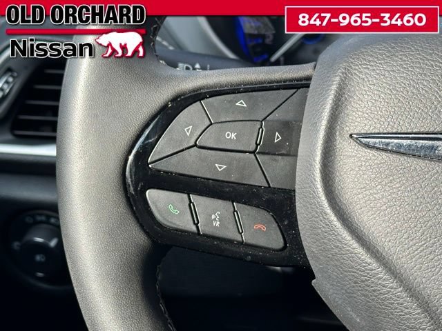 Used 2024 Chrysler Pacifica Touring FWD image 19