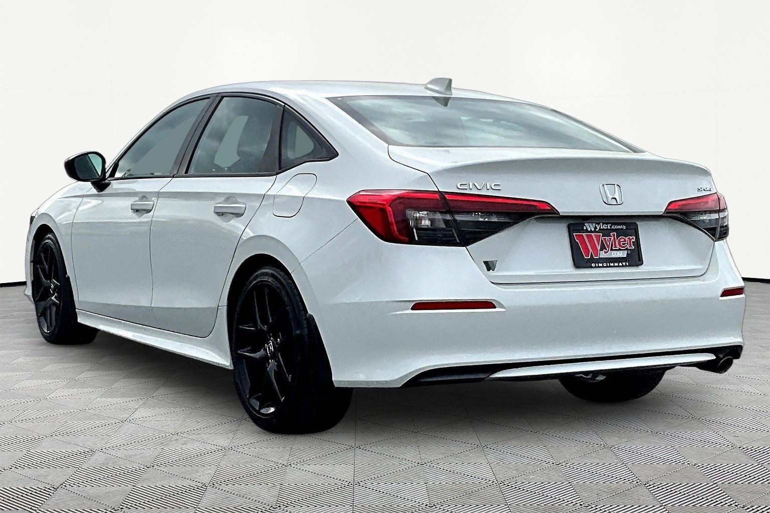 Used 2024 Honda Civic Sport image 4